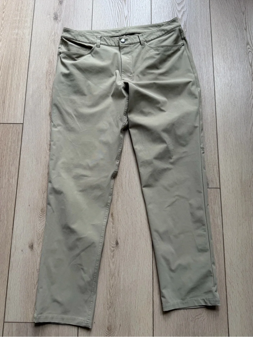 Lululemon ABC Pant Classic Tofino Sand Khaki Chinos Size 34